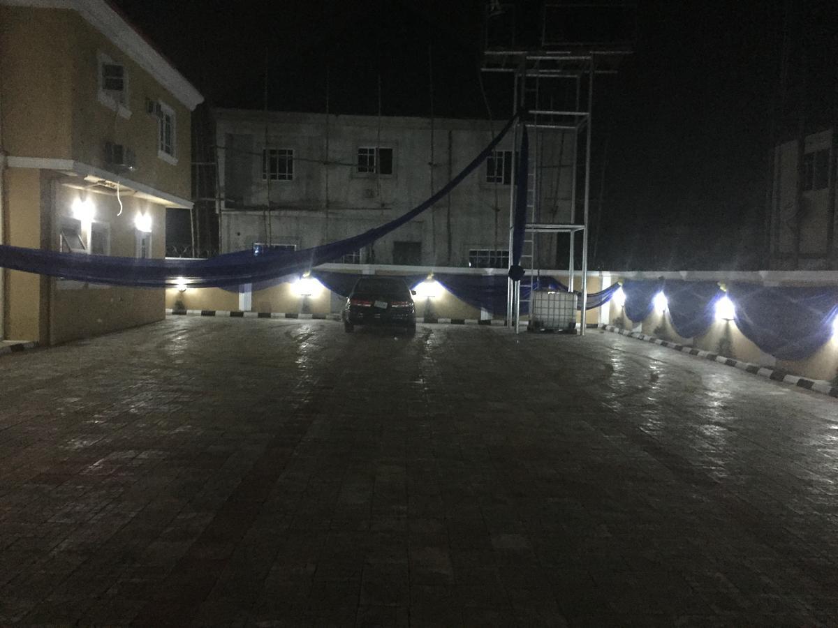 Buggatti Hotel And Suit Port Harcourt Exterior foto